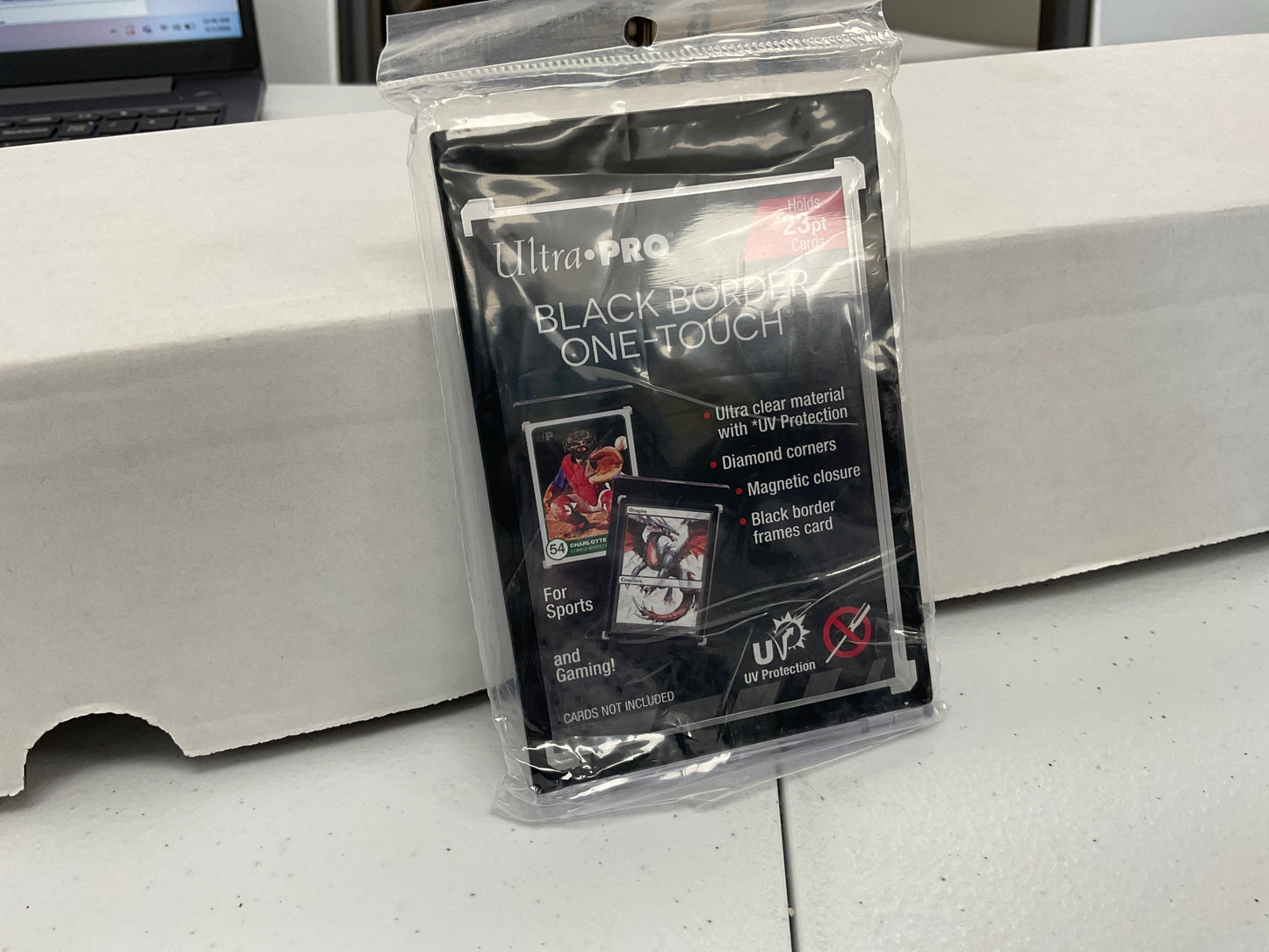 Ultra Pro: One-Touch - Black Border